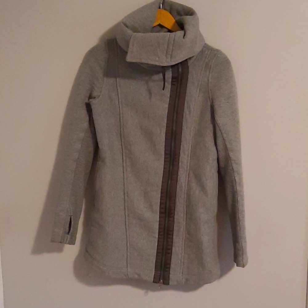 Lululemon Jacket - Picture 2 of 7